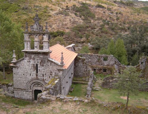 Santa_Maria_das_Junias_Monastery